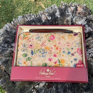 Patricia Nash Multicolor Floral Wristlet NWT in the box